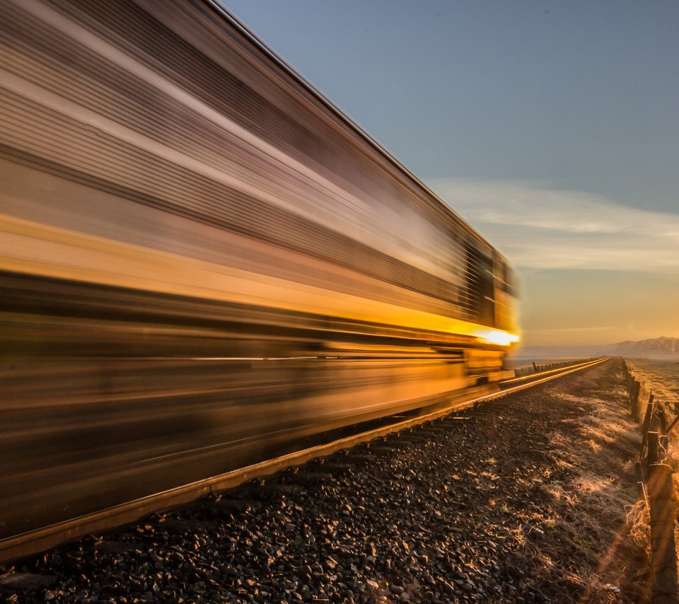 Обои дорога, закат, поезд, локомотив, road, sunset, train, locomotive разрешение 2048x1261 Загрузить