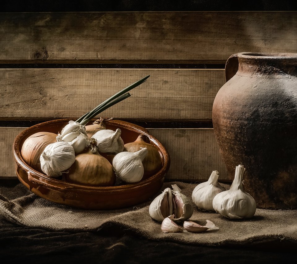 Обои лук, кувшин, натюрморт, миска, чеснок, bow, pitcher, still life, bowl, garlic разрешение 4868x2994 Загрузить