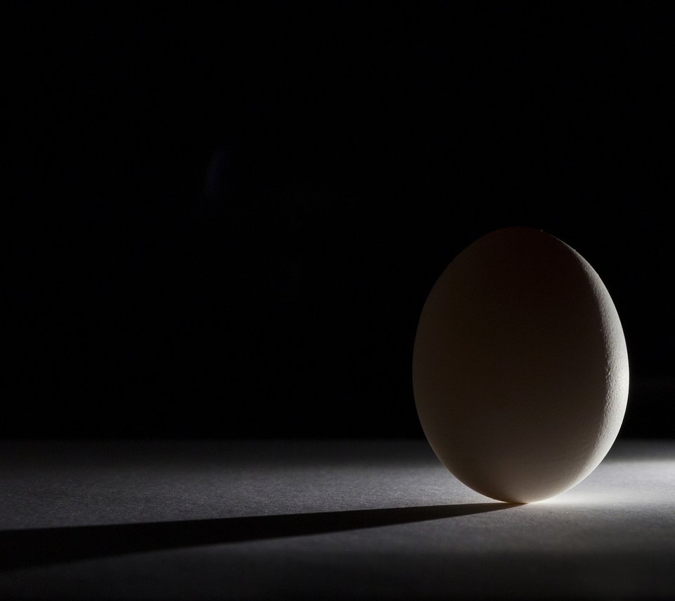 Обои свет, форма, тень, яицо, light, form, shadow, egg разрешение 2026x1347 Загрузить