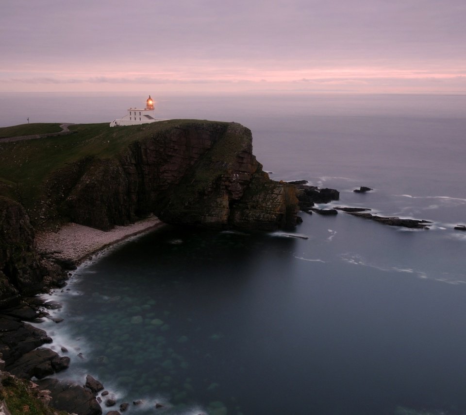 Обои вечер, камни, фото, пейзаж, море, скала, маяк, обрыв, the evening, stones, photo, landscape, sea, rock, lighthouse, open разрешение 2560x1600 Загрузить