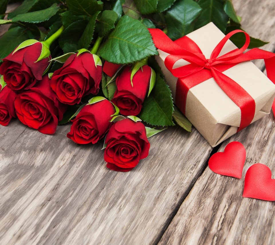 Обои цветы, бутоны, розы, букет, подарок, сердечки, flowers, buds, roses, bouquet, gift, hearts разрешение 3466x2392 Загрузить