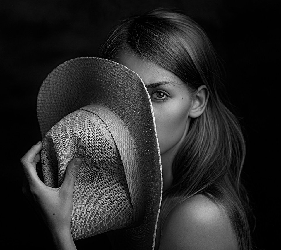 Обои девушка, портрет, чёрно-белое, шляпа, степан гладков, girl, portrait, black and white, hat, stepan gladkov разрешение 2560x1440 Загрузить