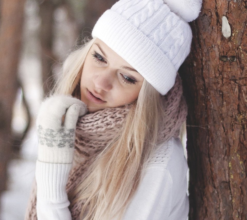 Обои зима, блондинка, шапка, шарф, winter, blonde, hat, scarf разрешение 2560x1600 Загрузить