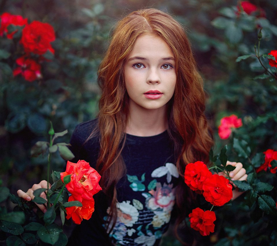 Обои цветы, девушка, настроение, розы, девочка, подросток, flowers, girl, mood, roses, teen разрешение 1920x1200 Загрузить