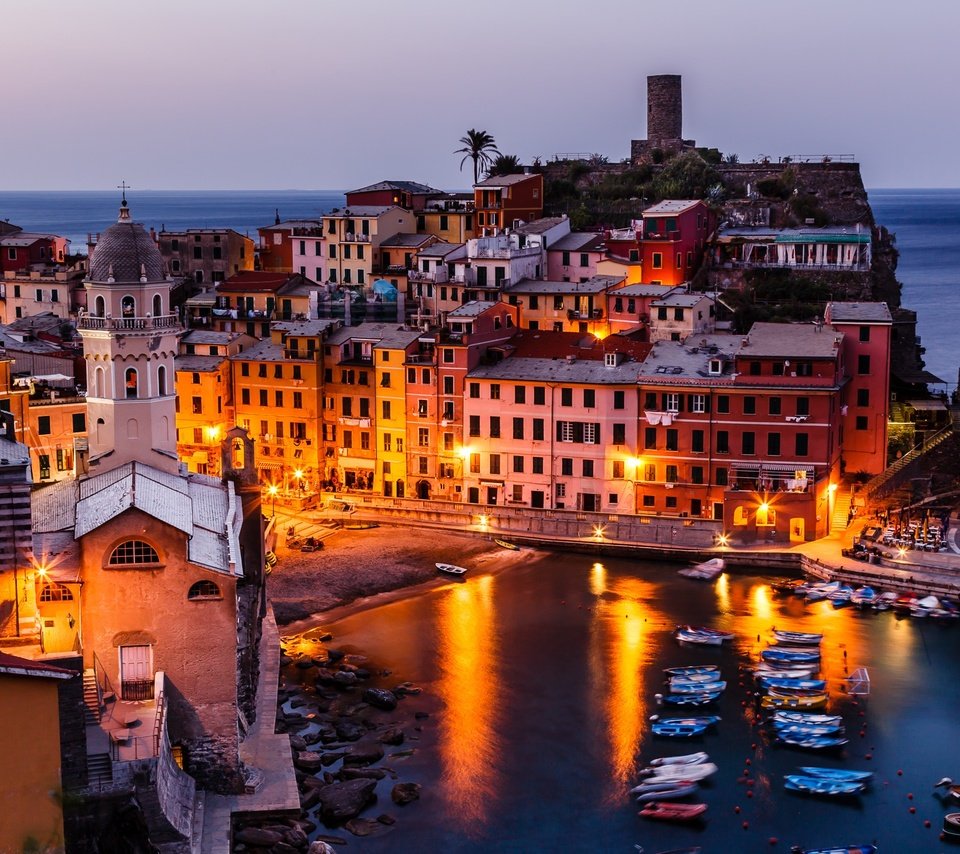 Обои ночь, огни, море, дома, италия, вернацца, night, lights, sea, home, italy, vernazza разрешение 2000x1333 Загрузить