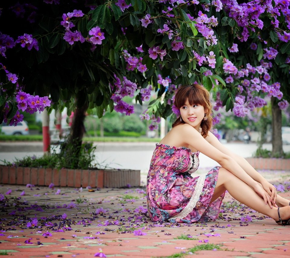 Обои цветы, девушка, платье, лето, ноги, азиатка, сарафан, flowers, girl, dress, summer, feet, asian, sundress разрешение 2560x1600 Загрузить