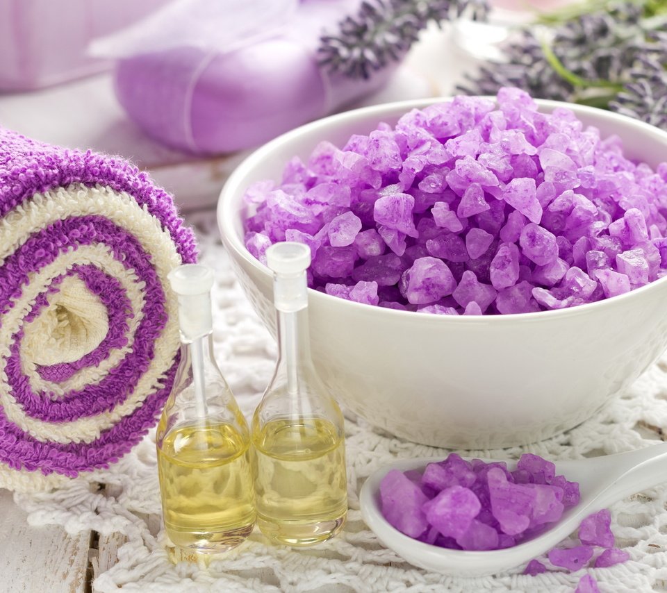 Обои лаванда, полотенце, спа, мыло, соль, масла, lavender, towel, spa, soap, salt, oil разрешение 2560x1600 Загрузить