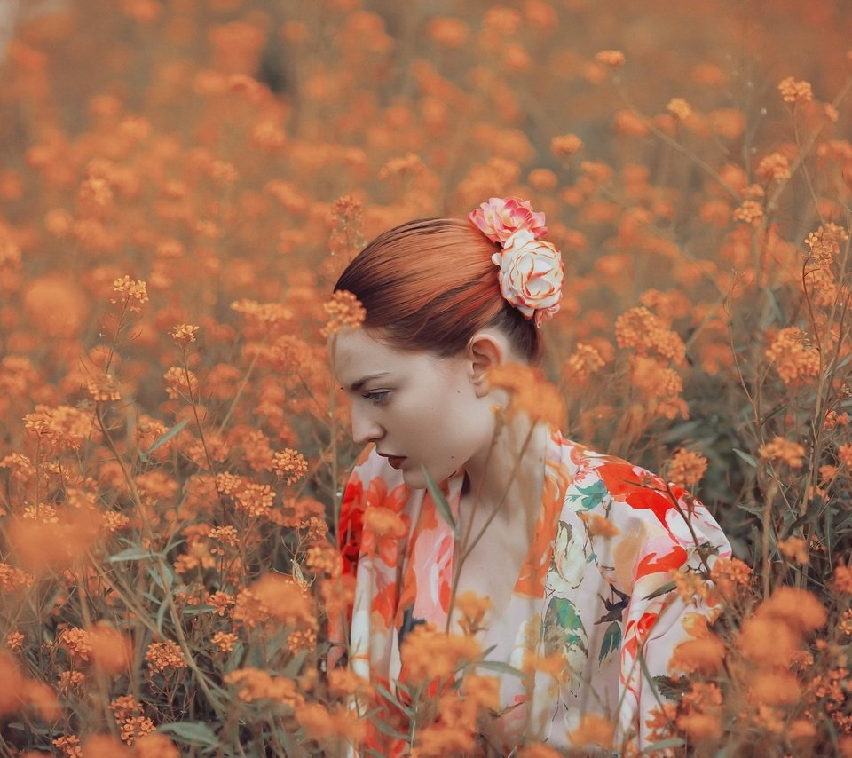 Обои цветы, природа, девушка, профиль, рыжеволосая, flowers, nature, girl, profile, redhead разрешение 2048x1365 Загрузить