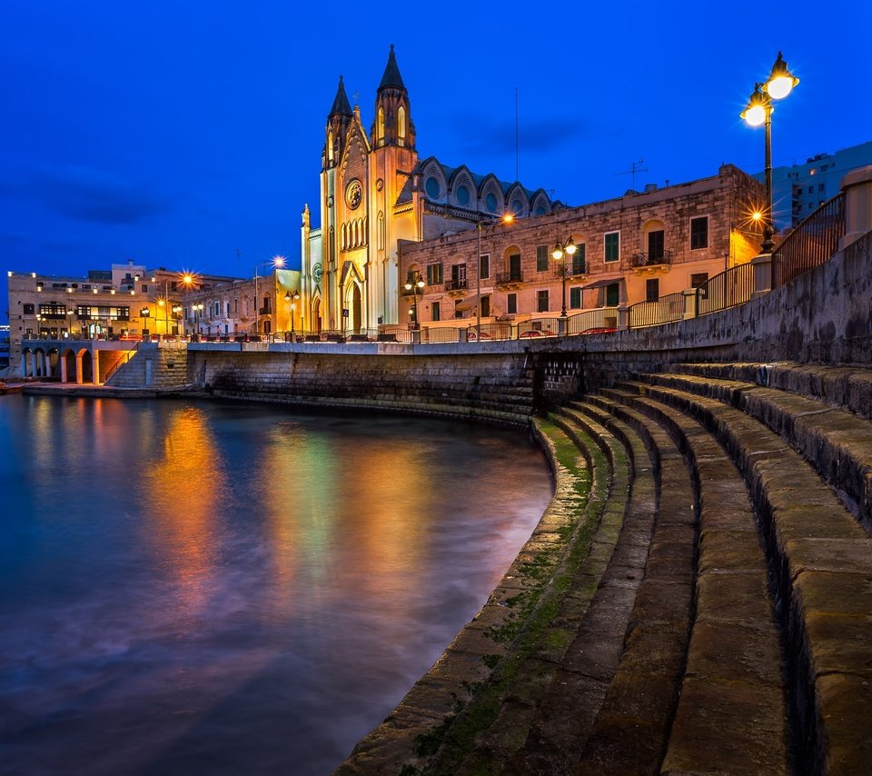 Обои огни, вода, собор, набережная, мальта, валлетта, lights, water, cathedral, promenade, malta, valletta разрешение 2000x1333 Загрузить