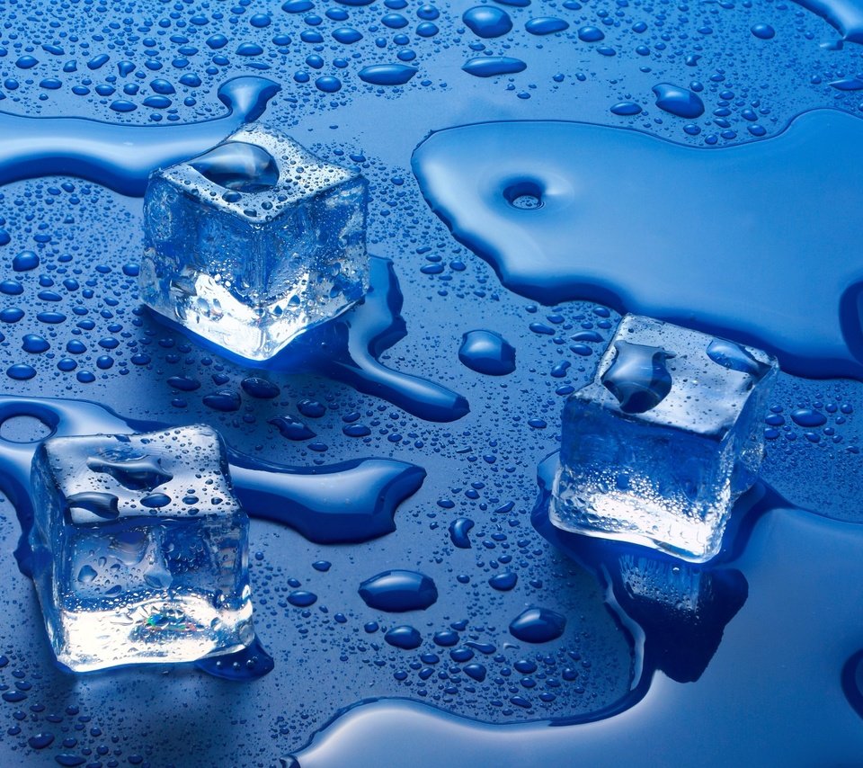 Обои вода, фон, капли, цвет, лёд, кубики, water, background, drops, color, ice, cubes разрешение 2556x1600 Загрузить