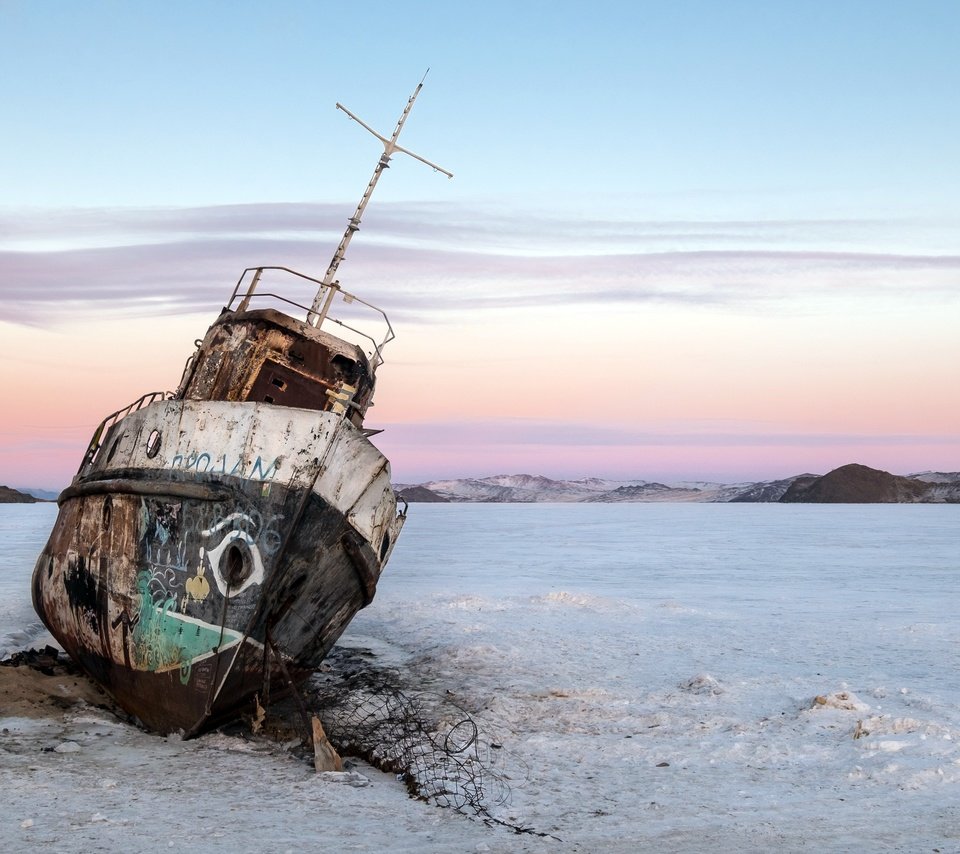 Обои небо, озеро, закат, корабль, лёд, the sky, lake, sunset, ship, ice разрешение 4705x2647 Загрузить