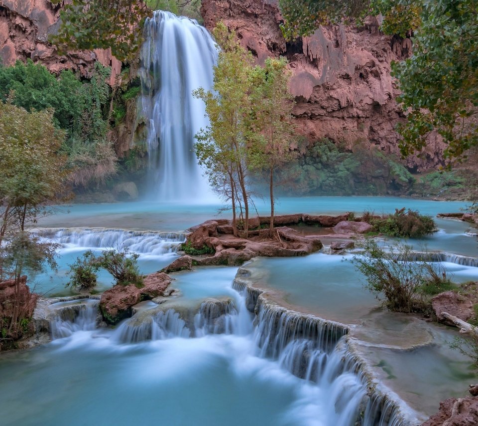 Обои деревья, скалы, водопад, аризона, гранд-каньон, водопад хавасу, trees, rocks, waterfall, az, the grand canyon, havasu falls разрешение 2048x1380 Загрузить