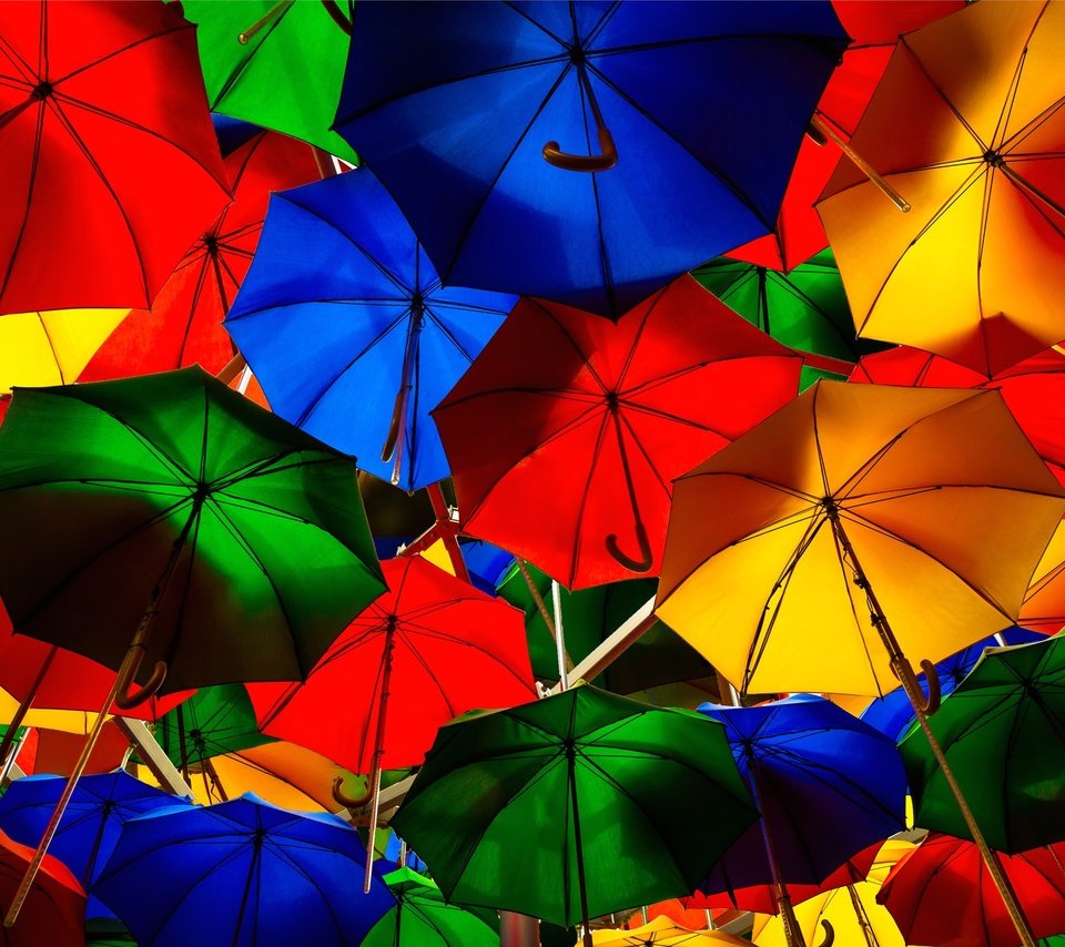 Обои разноцветные, краски, улица, зонт, зонтик, colorful, paint, street, umbrella разрешение 2048x1299 Загрузить