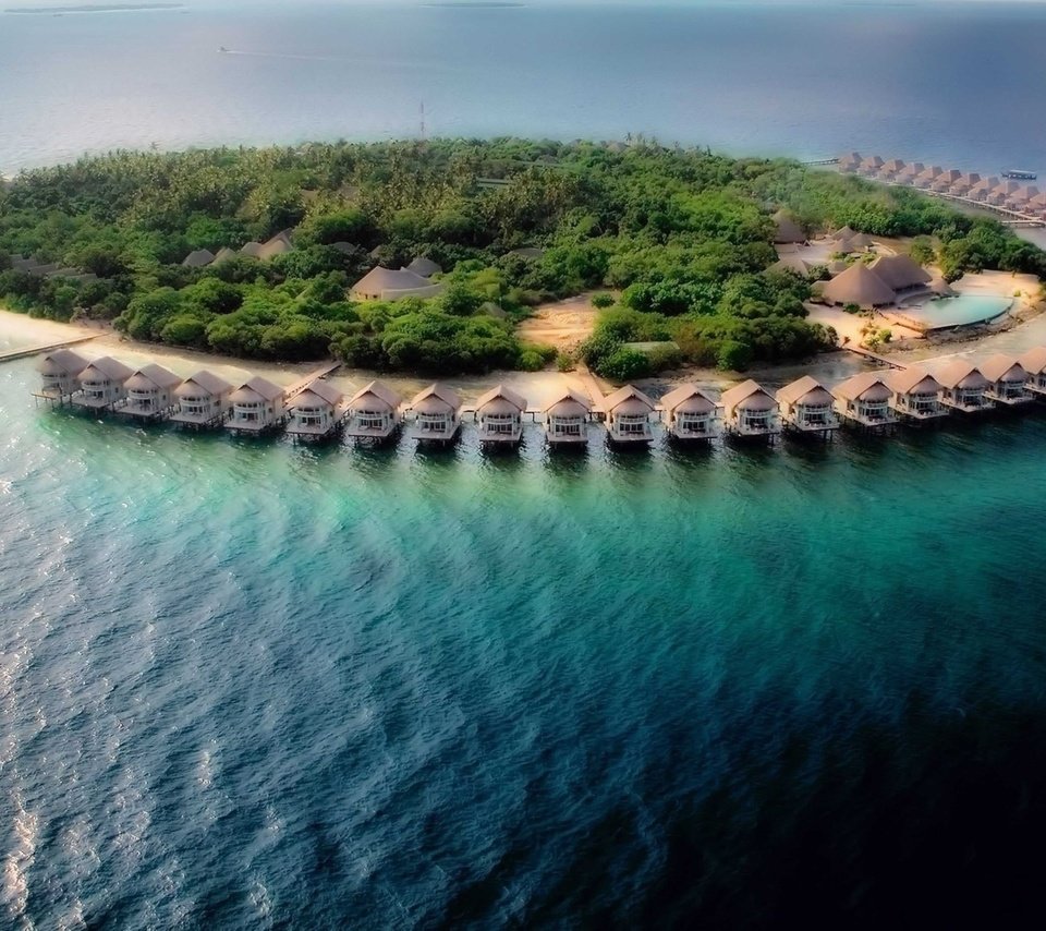 Обои океан, остров, курорт, бунгало, мальдивы, the ocean, island, resort, bungalow, the maldives разрешение 3413x1920 Загрузить