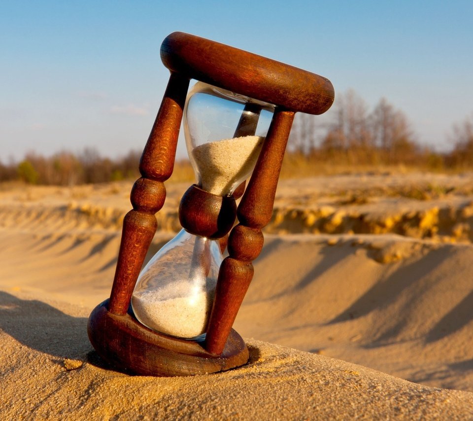Обои песок, день, тень, время, песочные часы, sand, day, shadow, time, hourglass разрешение 3500x2300 Загрузить