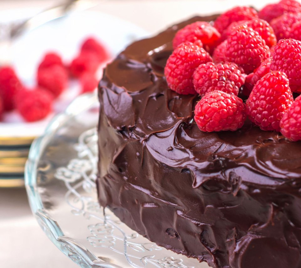 Обои малина, ягоды, шоколад, сладкое, торт, десерт, raspberry, berries, chocolate, sweet, cake, dessert разрешение 1920x1080 Загрузить