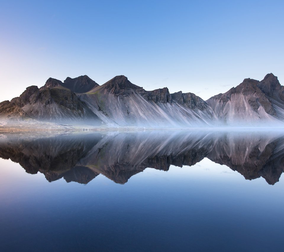 Обои небо, облака, озеро, горы, природа, отражение, пейзаж, исландия, the sky, clouds, lake, mountains, nature, reflection, landscape, iceland разрешение 1920x1200 Загрузить