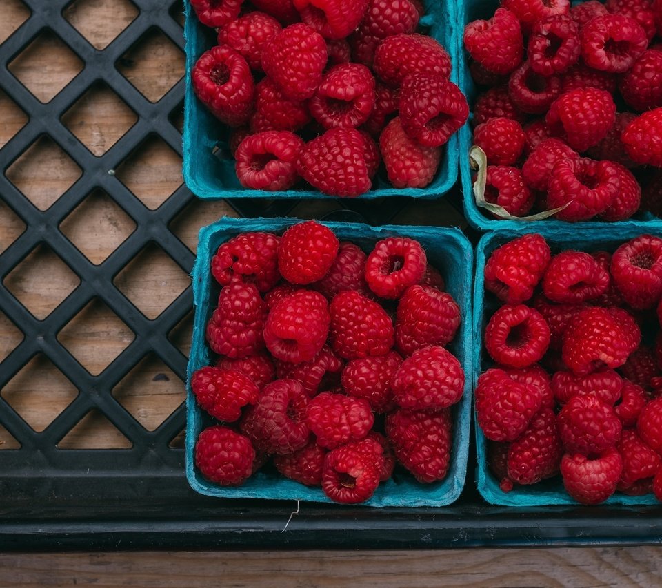 Обои малина, ягоды, много, урожай, контейнеры, ящик, коробочки, raspberry, berries, a lot, harvest, containers, box, boxes разрешение 3072x1728 Загрузить