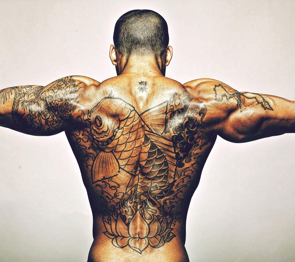 Обои парень, спина, руки, мужчина, татуировка, мышцы, guy, back, hands, male, tattoo, muscle разрешение 3840x2160 Загрузить