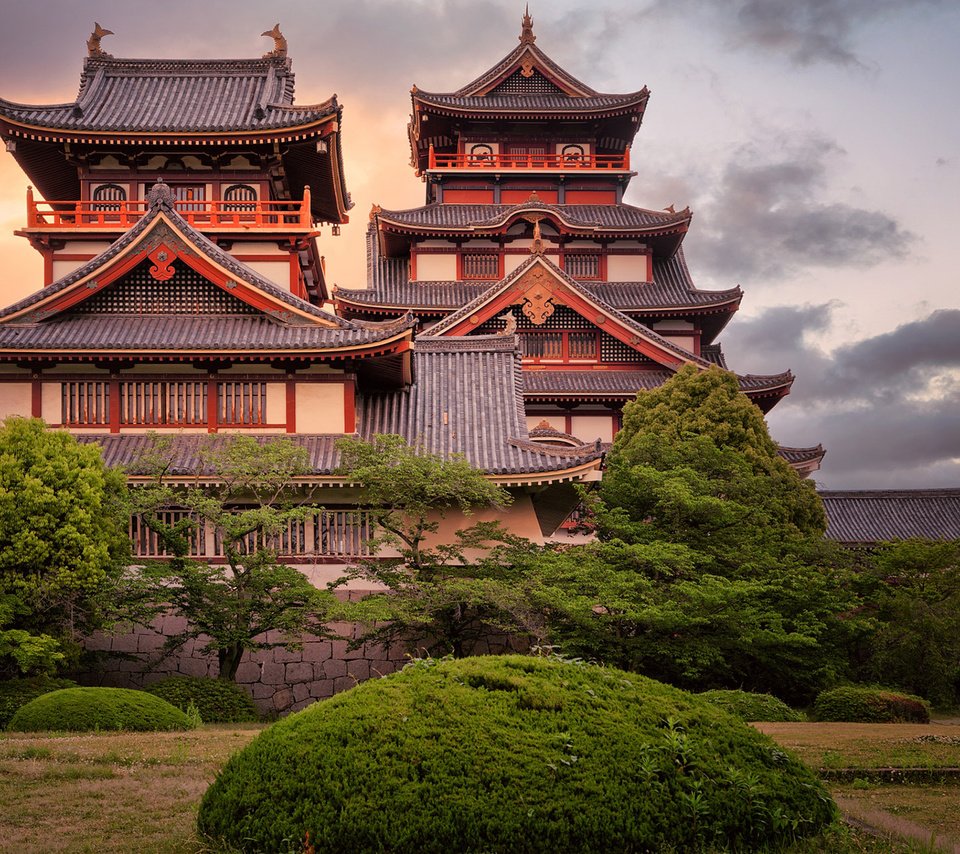 Обои закат, замок, япония, киото, архитектура, замок фусими, sunset, castle, japan, kyoto, architecture разрешение 1920x1200 Загрузить