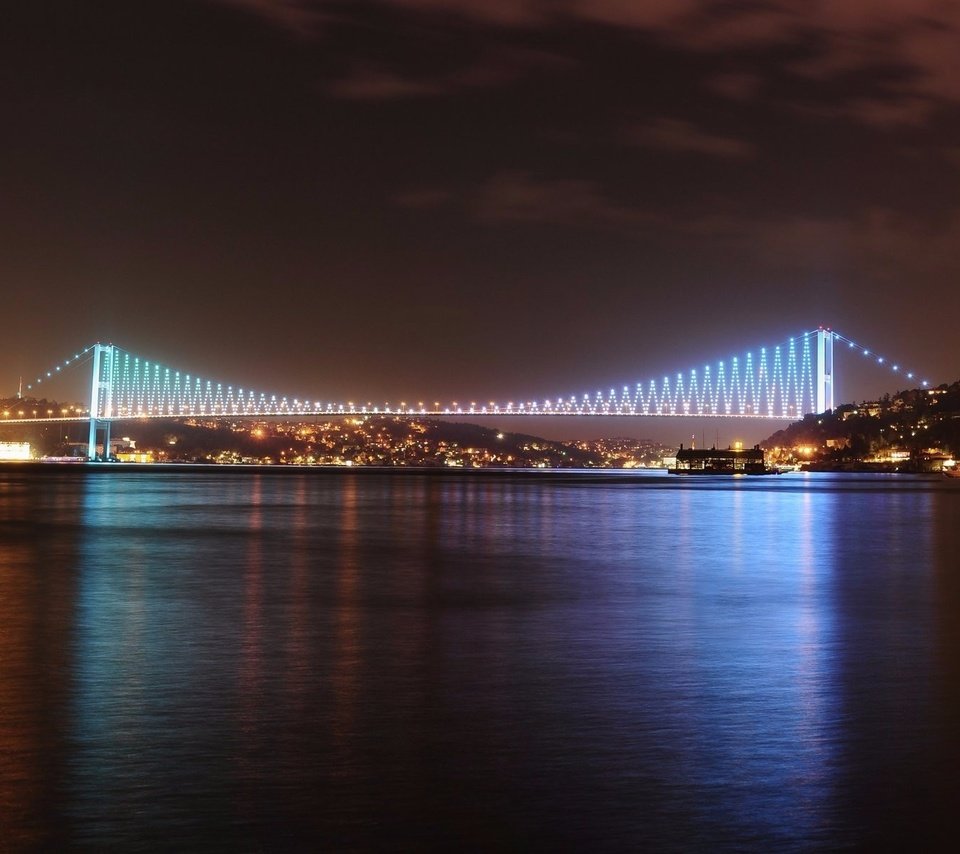 Обои ночь, мост, город, турция, стамбул, босфорский мост, night, bridge, the city, turkey, istanbul, bosphorus bridge разрешение 2646x1200 Загрузить