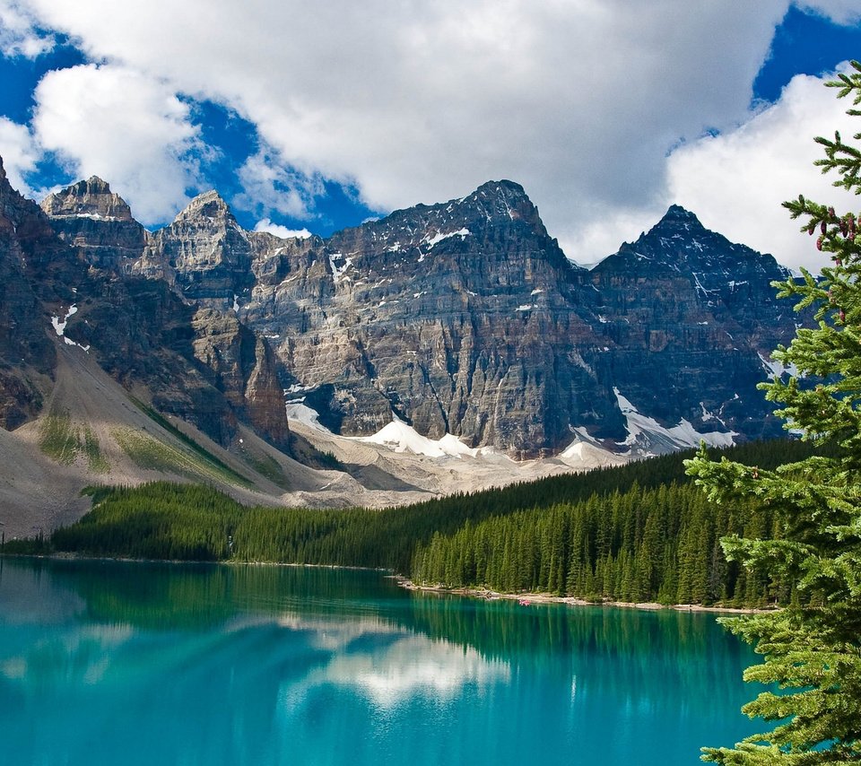 Обои небо, деревья, озеро, горы, канада, парк джаспер, the sky, trees, lake, mountains, canada, park jasper разрешение 1920x1200 Загрузить