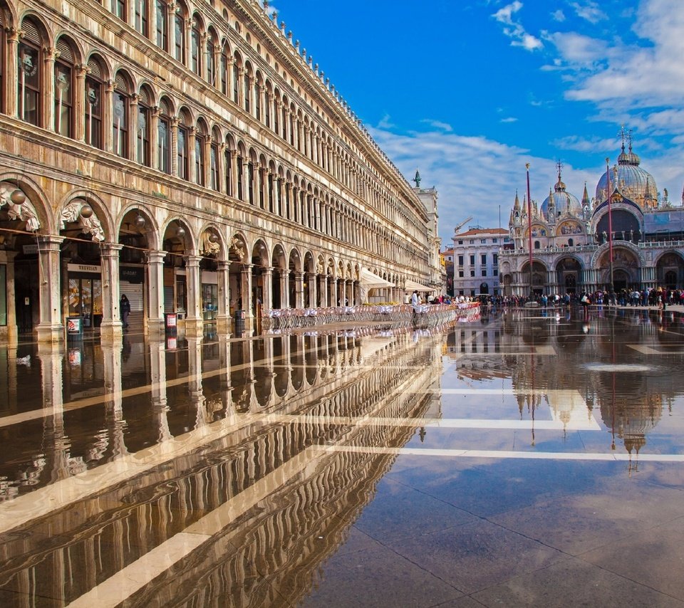 Обои отражение, собор, венеция, италия, дворец, doges palace, st. marks basilica, reflection, cathedral, venice, italy, palace разрешение 1920x1280 Загрузить