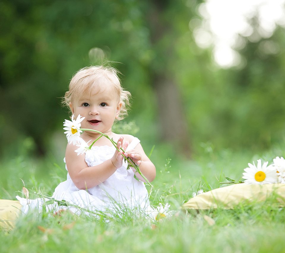 Обои цветы, настроение, девочка, ромашки, ребенок, flowers, mood, girl, chamomile, child разрешение 1920x1200 Загрузить