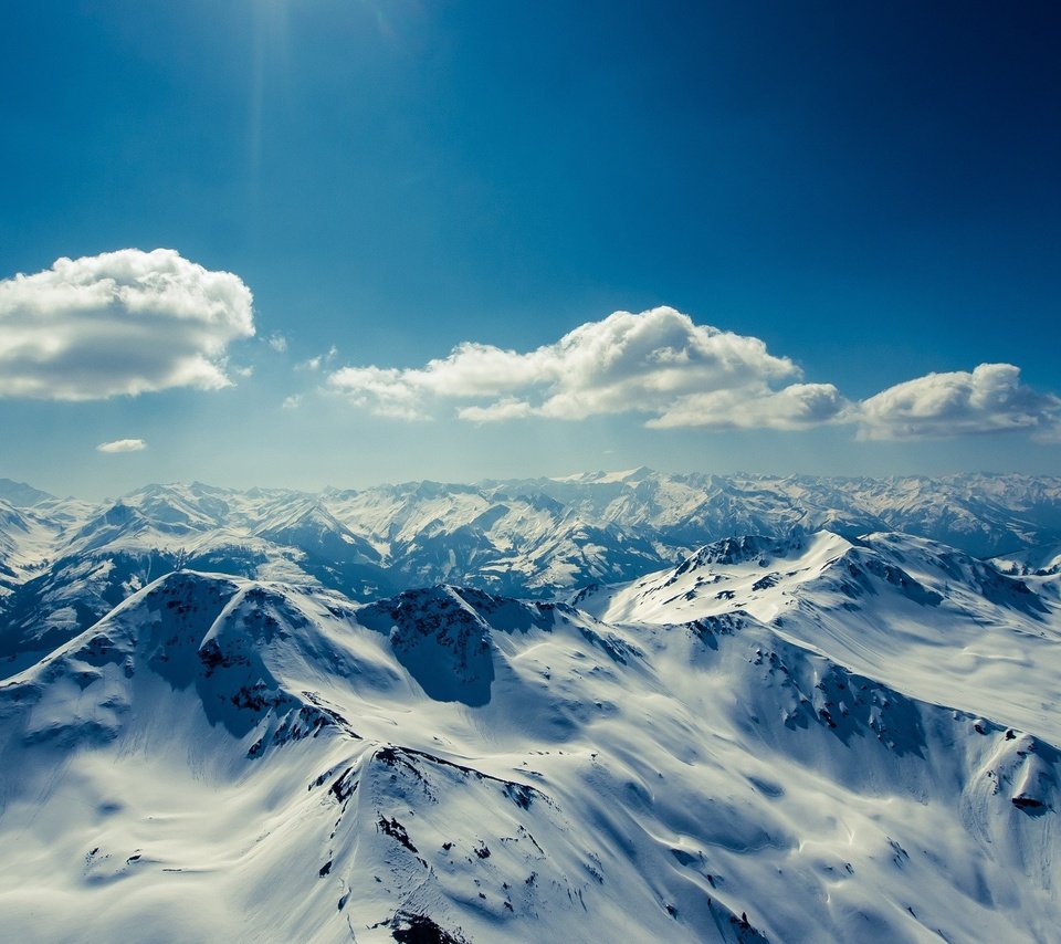 Обои небо, облака, горы, снег, природа, зима, альпы, горные рельефы, the sky, clouds, mountains, snow, nature, winter, alps, mountain relief разрешение 2048x1368 Загрузить