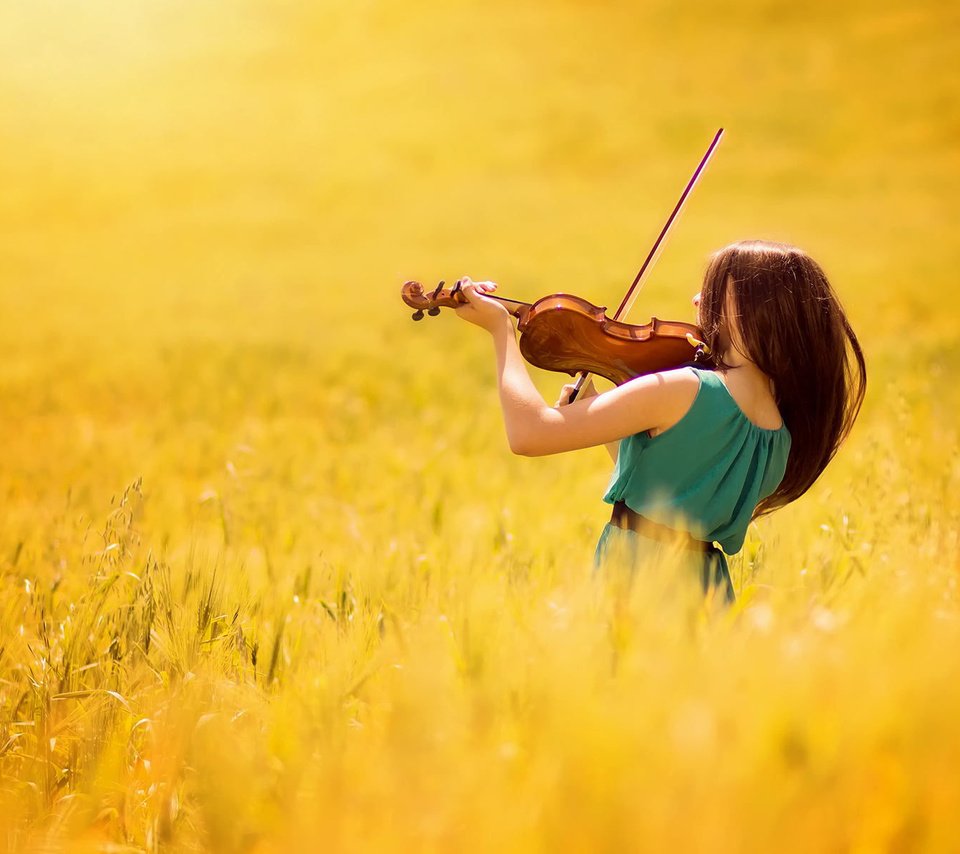 Обои девушка, поле, скрипка, музыка, arif atlı, girl, field, violin, music разрешение 1920x1200 Загрузить