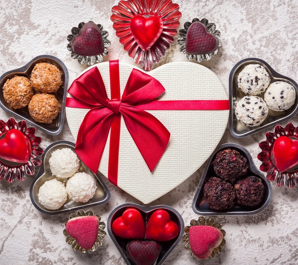 Обои конфеты, подарок, шоколад, сердечки, день святого валентина, бантик, 14 февраля, candy, gift, chocolate, hearts, valentine's day, bow, 14 feb разрешение 2880x1800 Загрузить