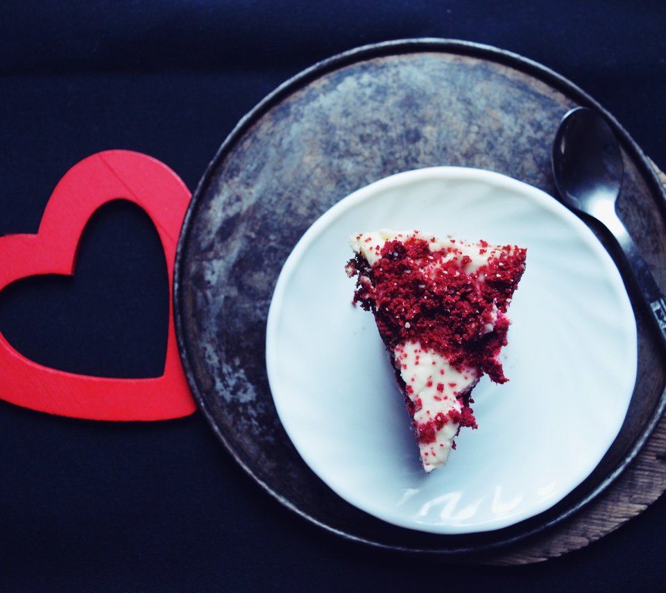 Обои сердце, черный фон, сладкое, десерт, тортик, heart, black background, sweet, dessert, cake разрешение 4512x3000 Загрузить
