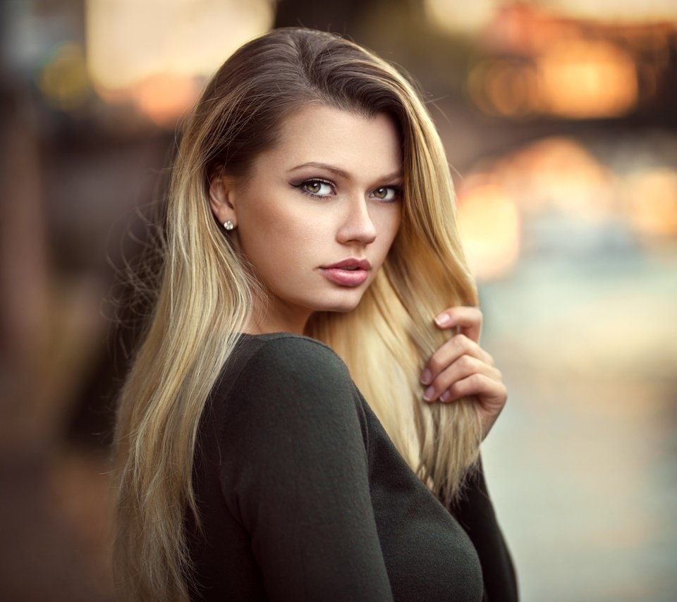 Обои девушка, блондинка, портрет, модель, лицо, длинные волосы, girl, blonde, portrait, model, face, long hair разрешение 2048x1367 Загрузить