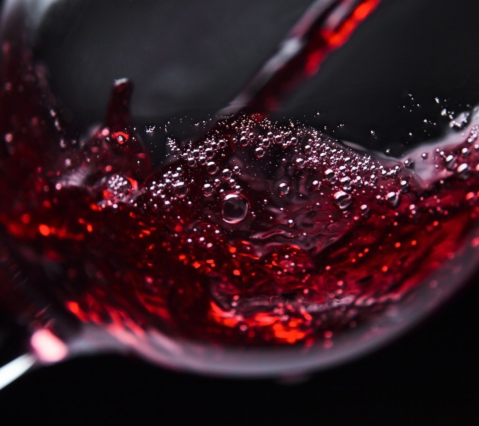 Обои бокал, вино, красное вино, крупным планом, glass, wine, red wine, closeup разрешение 2560x1707 Загрузить