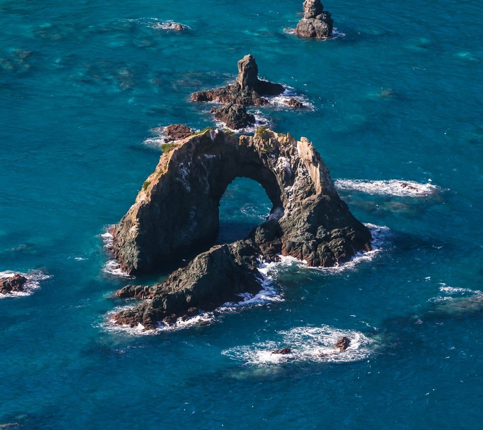 Обои вода, скалы, камни, море, океан, новая зеландия, water, rocks, stones, sea, the ocean, new zealand разрешение 3810x2540 Загрузить