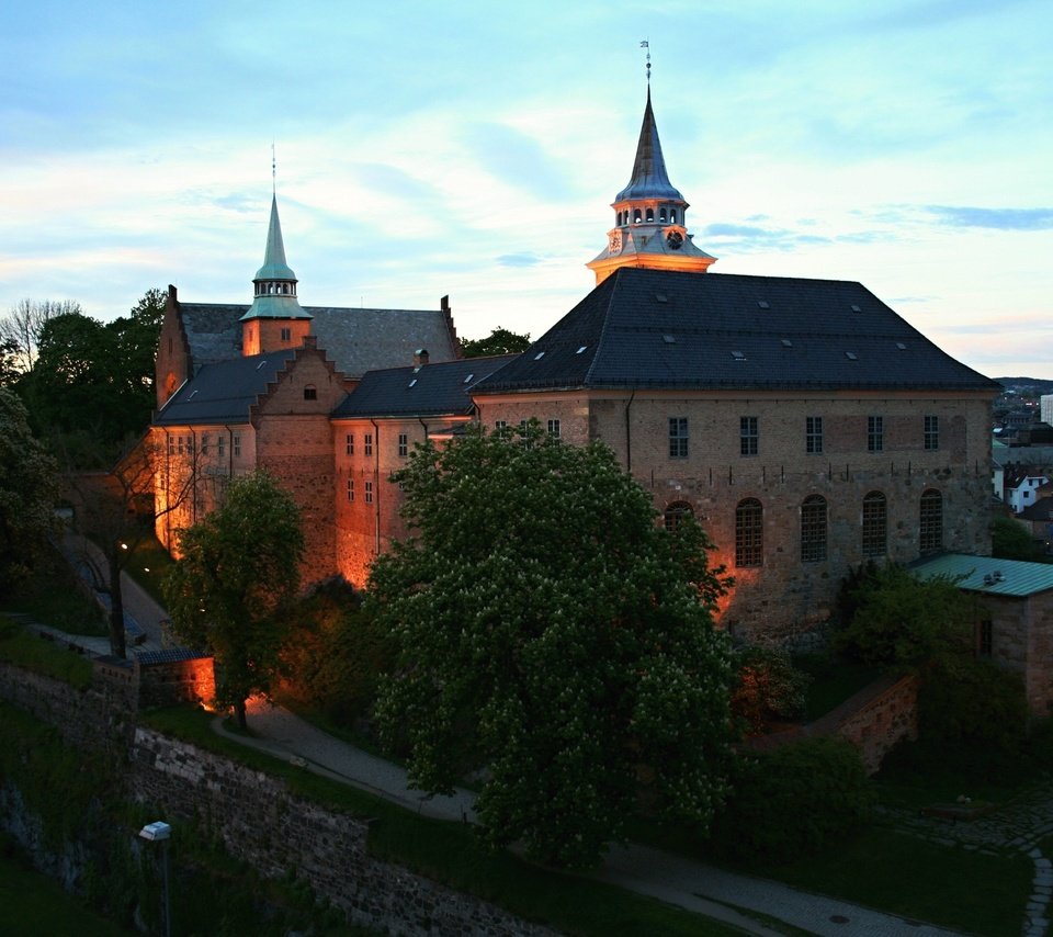 Обои замок, город, архитектура, здание, норвегия, осло, castle, the city, architecture, the building, norway, oslo разрешение 3456x2304 Загрузить