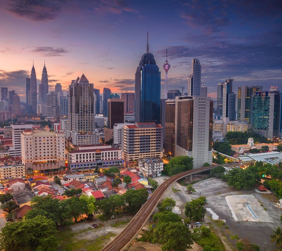 Обои панорама, небоскребы, башня, дома, небоскрёб, малайзия, куала-лумпур, panorama, skyscrapers, tower, home, skyscraper, malaysia, kuala lumpur разрешение 2048x1365 Загрузить
