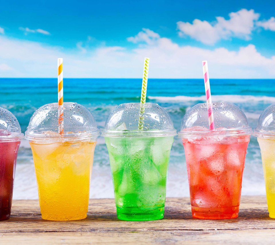 Обои пляж, лёд, напитки, стаканы, beach, ice, drinks, glasses разрешение 2880x1800 Загрузить