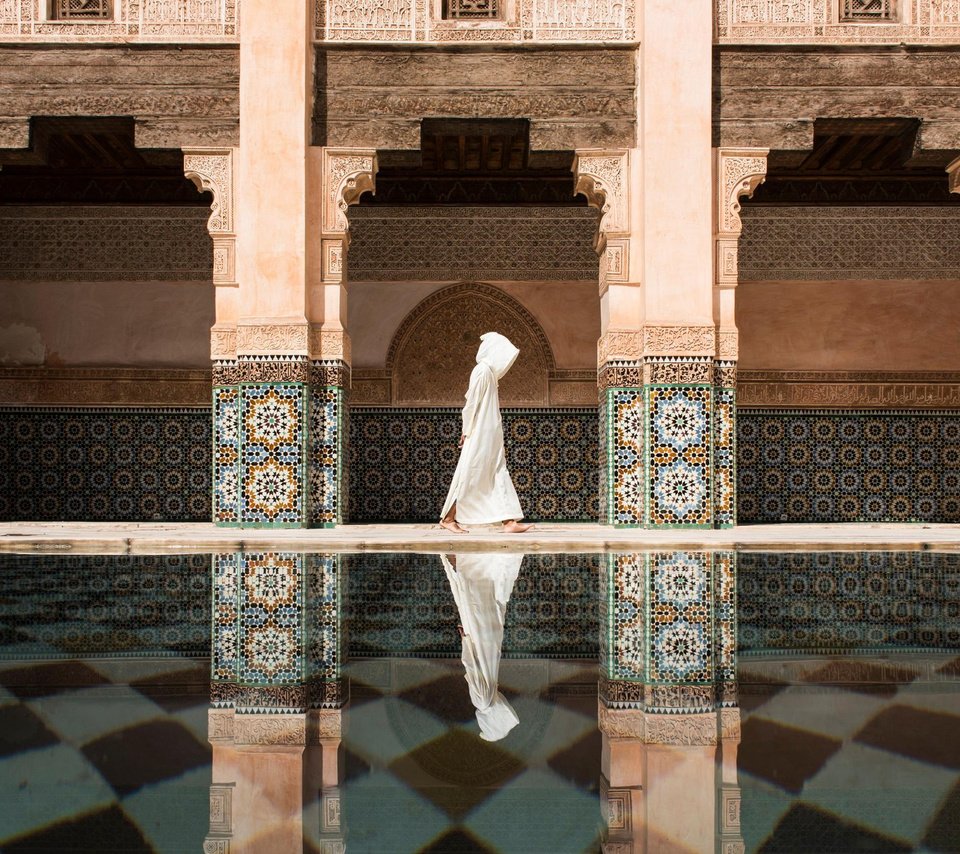 Обои храм, ben youssef, девушка, отражение, город, бассейн, в белом, марракеш, марокко, temple, girl, reflection, the city, pool, in white, marrakech, morocco разрешение 2560x1440 Загрузить