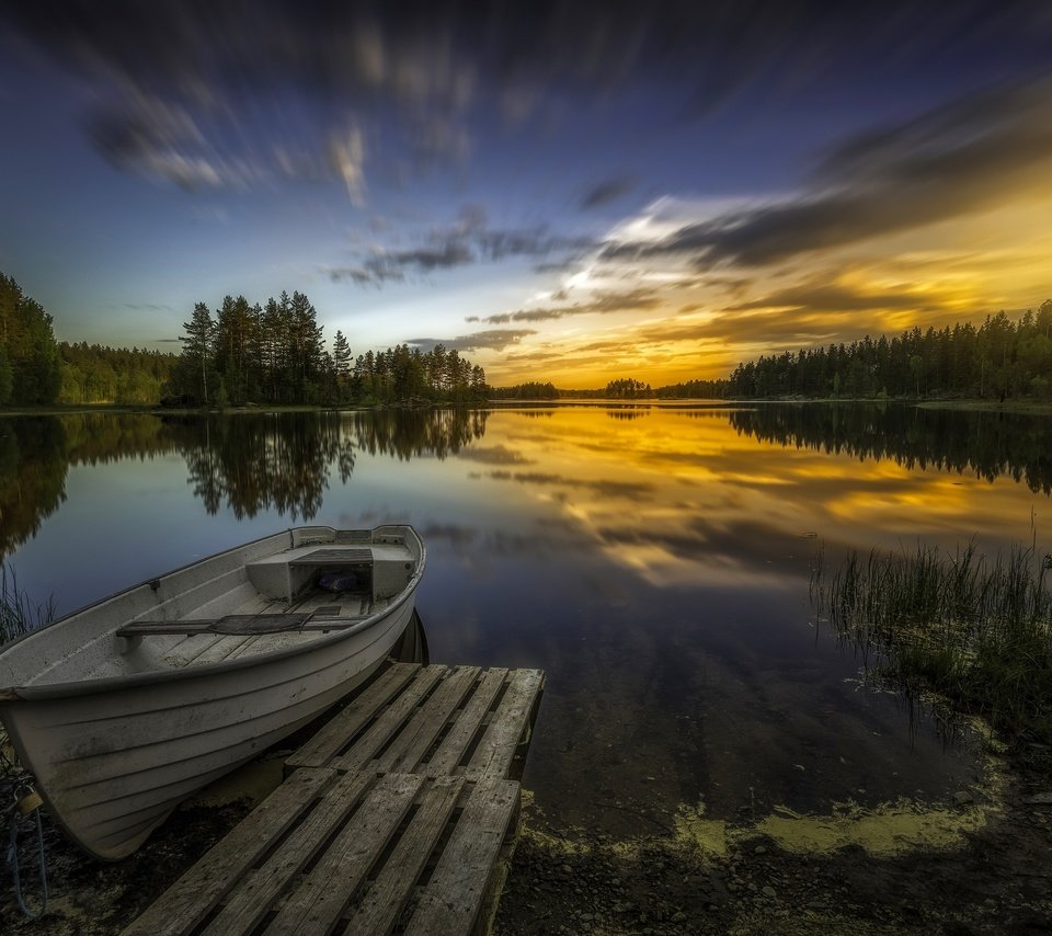 Обои деревья, озеро, берег, лес, закат, лодка, норвегия, trees, lake, shore, forest, sunset, boat, norway разрешение 4000x2667 Загрузить