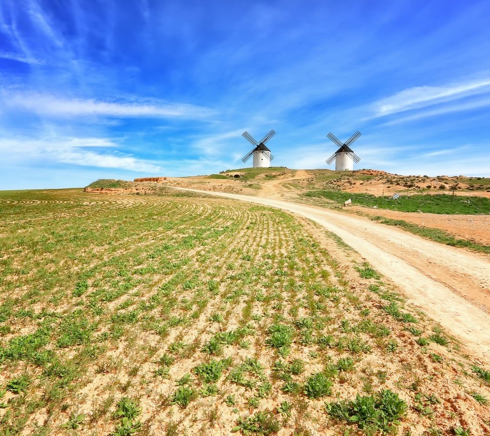 Обои небо, дорога, облака, поле, лето, мельница, molinos, castilla la mancha, the sky, road, clouds, field, summer, mill разрешение 2048x1365 Загрузить