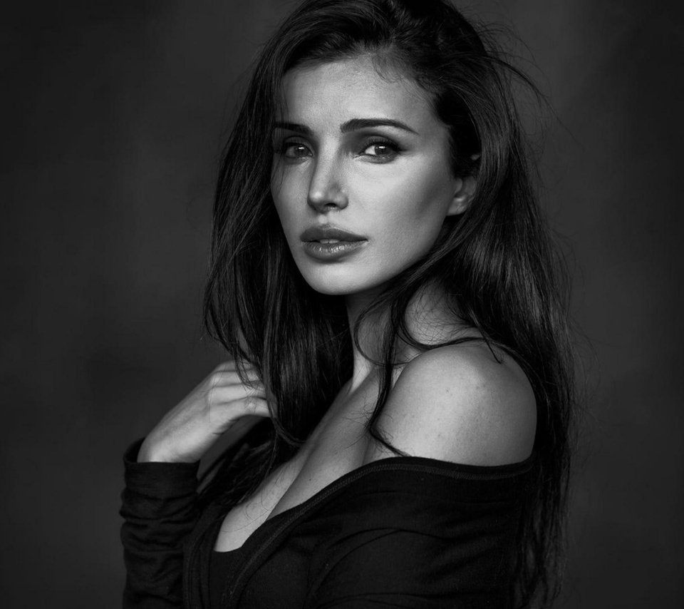 Обои девушка, peter coulson, взгляд, модель, волосы, лицо, декольте, таня, голое плечо, girl, look, model, hair, face, neckline, tanya, bare shoulder разрешение 1920x1439 Загрузить