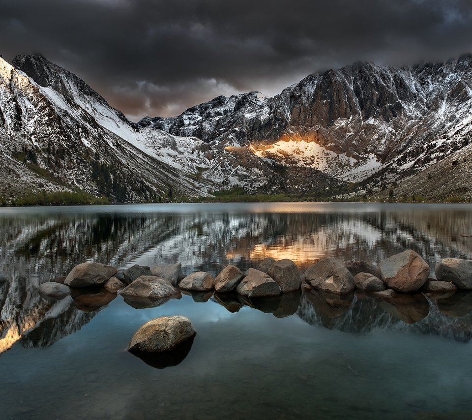 Обои озеро, горы, природа, камни, отражение, пейзаж, matt granz, lake, mountains, nature, stones, reflection, landscape разрешение 1920x1200 Загрузить