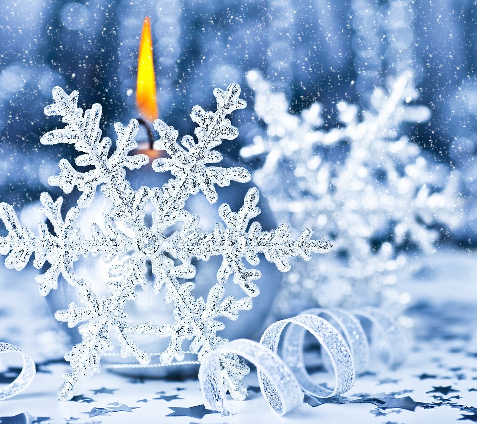 Обои снежинки, свеча, рождество, украшение, снегопад, snowflakes, candle, christmas, decoration, snowfall разрешение 5120x3803 Загрузить