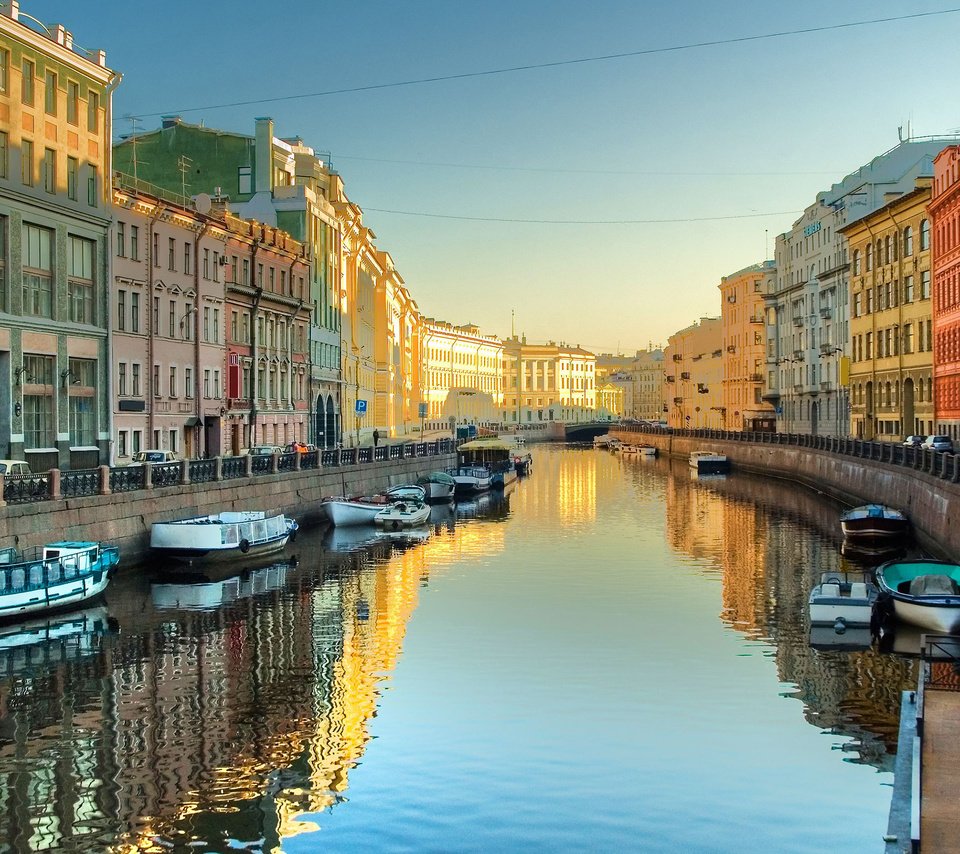 Обои город, лодки, канал, россия, санкт-петербург, the city, boats, channel, russia, saint petersburg разрешение 2880x1800 Загрузить