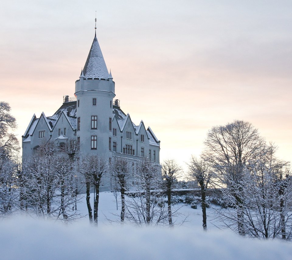 Обои зима, парк, замок, норвегии, берген, winter, park, castle, norway, bergen разрешение 1920x1200 Загрузить