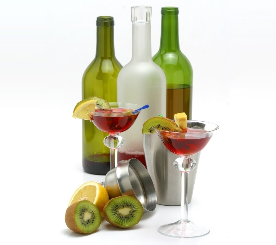 Обои фрукты, вино, коктейль, киви, бокалы, бутылки, мартини, лимоны, fruit, wine, cocktail, kiwi, glasses, bottle, martini, lemons разрешение 1920x1080 Загрузить