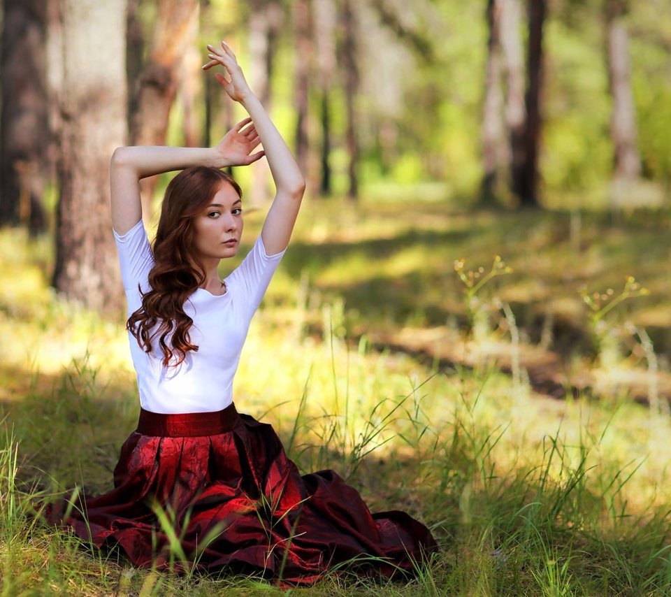 Обои трава, лес, девушка, взгляд, модель, волосы, лицо, murat kuzhakhmetov, grass, forest, girl, look, model, hair, face разрешение 2000x1125 Загрузить