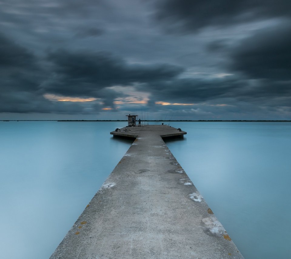 Обои небо, облака, река, тучи, пирс, португалия, лиссабон, the sky, clouds, river, pierce, portugal, lisbon разрешение 2560x1504 Загрузить