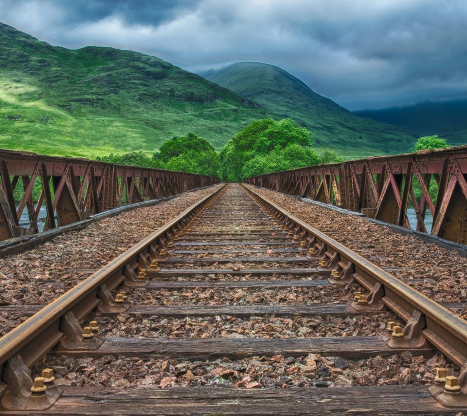 Обои облака, деревья, горы, железная дорога, clouds, trees, mountains, railroad разрешение 5953x3934 Загрузить